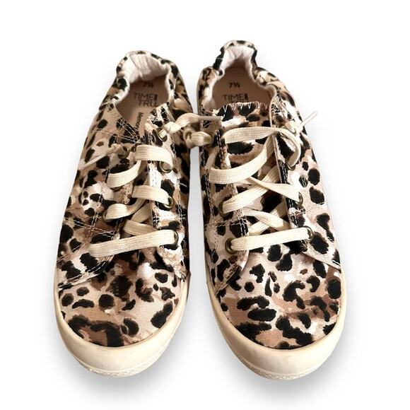 Time & Tru Leopard Print Scrunch Back Slip On Memory Foam‎ Sneakers Sz 7.5 - Picture 2 of 10